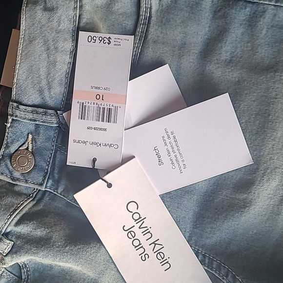 Calvin Klein Girl Shorts, Size 10 - Picture 6 of 7